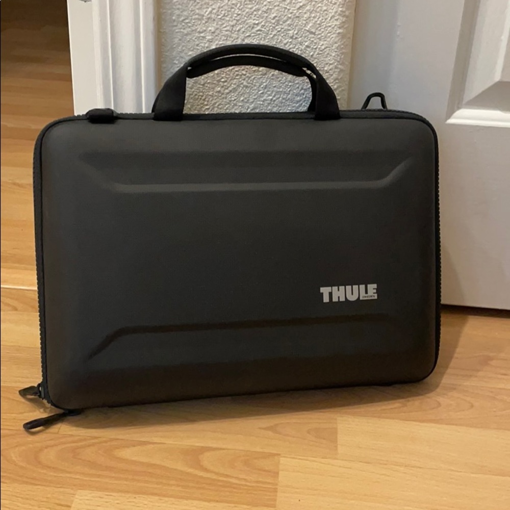 Thule Gauntlet Laptop Case